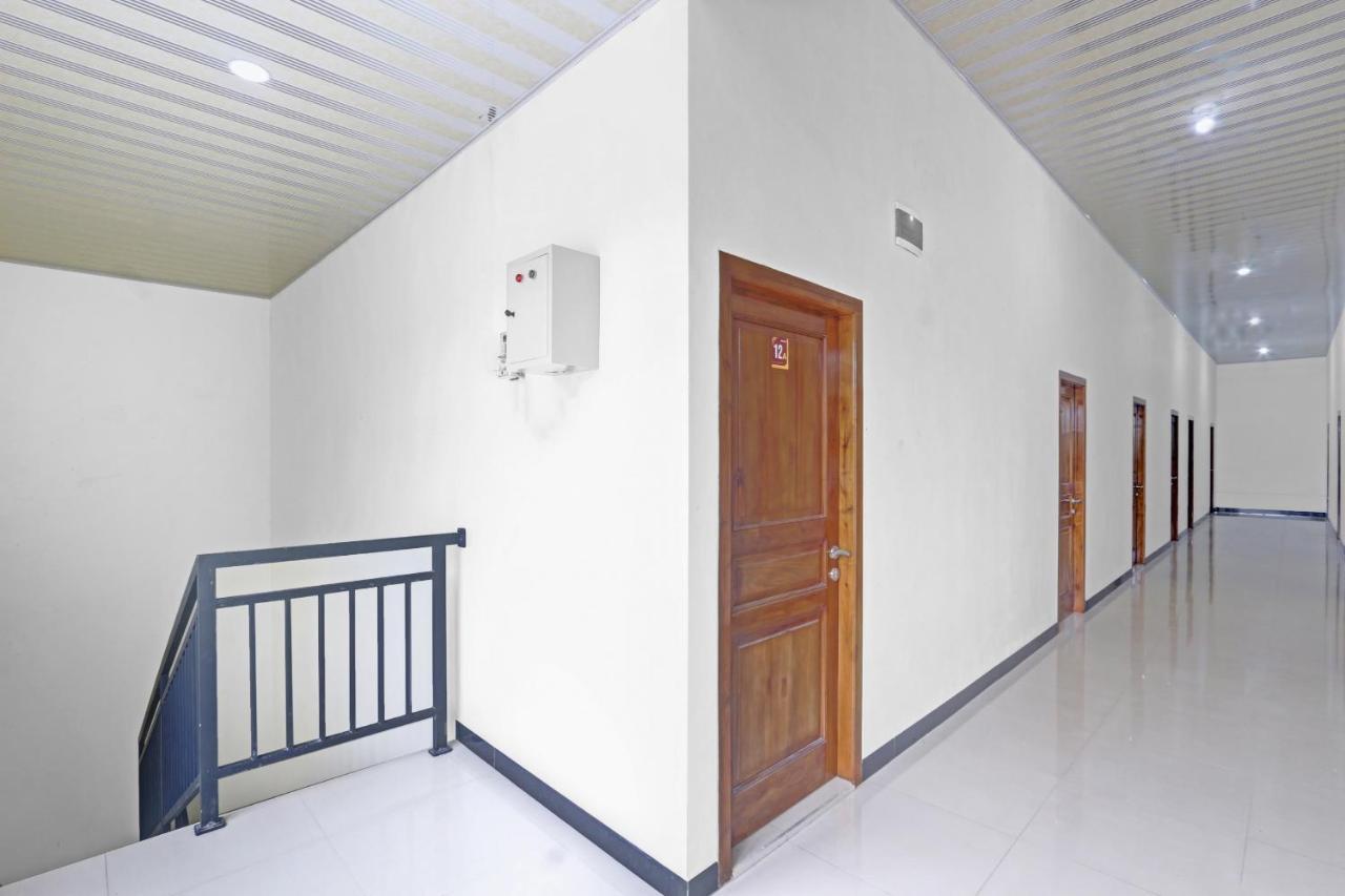 Oyo 90796 Hotel Mulya Indah Tambakmulya 外观 照片