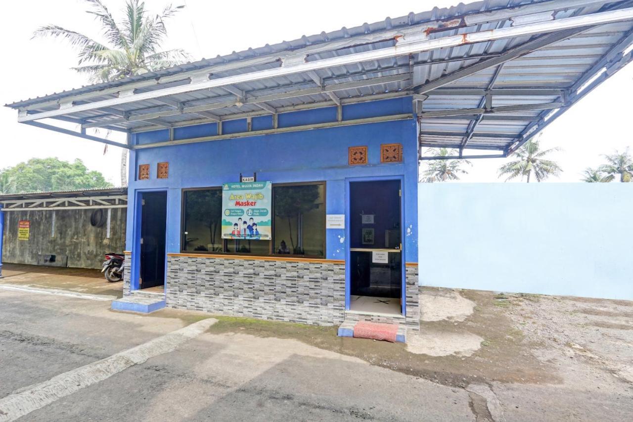 Oyo 90796 Hotel Mulya Indah Tambakmulya 外观 照片
