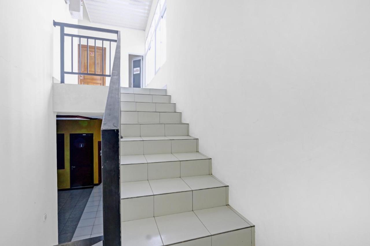 Oyo 90796 Hotel Mulya Indah Tambakmulya 外观 照片