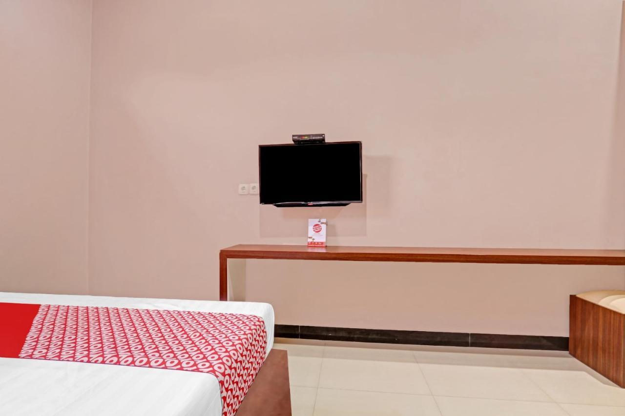 Oyo 90796 Hotel Mulya Indah Tambakmulya 外观 照片