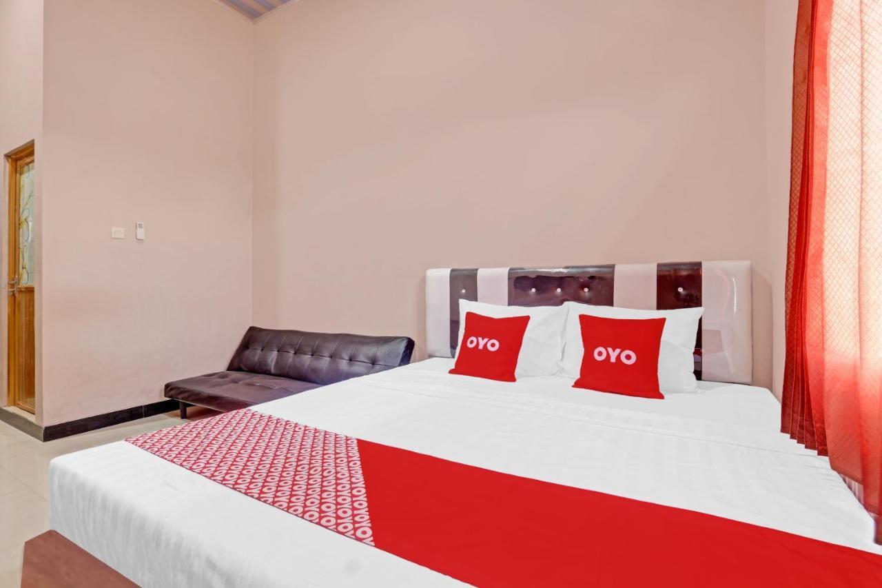 Oyo 90796 Hotel Mulya Indah Tambakmulya 外观 照片