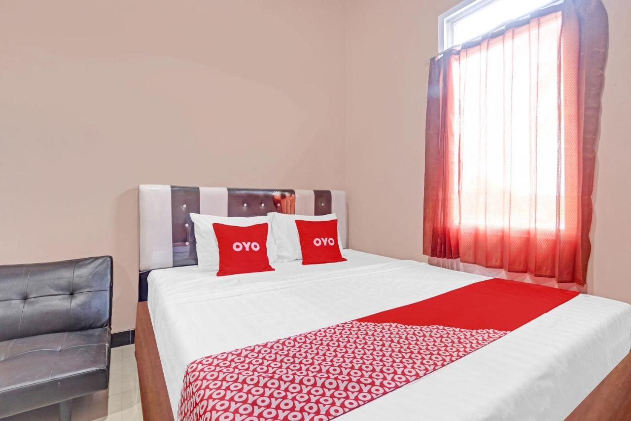 Oyo 90796 Hotel Mulya Indah Tambakmulya 外观 照片